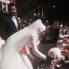 Manal kassem deja su ramo de novia como homenaje a las víctimas del secuestro de Sídney.-