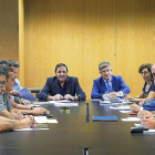 El consejero de Sanidad, Antonio María Sáez Aguado, durante la reunión con el comité de huelga.-ICAL