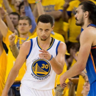Curry fue clave en la victoria de Golden State (120-111)-KELLEY L. COX / USA TODAY