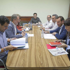 Reunión entre los grupos municipales de Valladolid Toma La Palabra y el PSOE.-José C. Castillo
