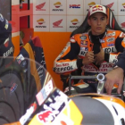 Marc Márquez, en su box de Spielberg (Austria), tras regresar del hospital de Loeben.-EMILIO PÉREZ DE ROZAS / Enviado especial