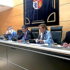 Fernández, Mitadiel y Valdeón, ayer, en las Cortes.-EUROPA PRESS
