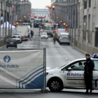 La policía mantiene cortada la calle que conduce al edificio de la Unión Europea, este miércoles en Bruselas.-AFP / PATRIK STOLLARZ