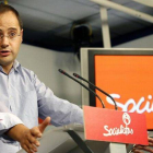 El secretario de organización del PSOE, César Luena.-Foto: JUAN MANUEL PRATS