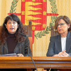 Ana Redondo y María Bolaños durante la presentación de los actos en honor a Carlos I.-E.M.