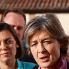 La ministra de Agricultura, Isabel Tejerina junto a la consejera de Agricultura, Milagros Marcos, antes de la Asamblea de Vitartis-Ical