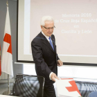 El presidente de Cruz Roja en Castilla y León, José Varela, presenta la memoria 2016 de la organización-Miriam Chacón / ICAL
