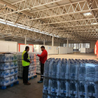 Botellas de agua donadas al hospital de campaña de la Feria de Valladolid. - ASOC. HOSTELEROS VALLADOLID