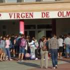 Entrada, ayer, al centro de Educación Primaria e Infantil ‘Virgen de Olmacedo’ de Ólvega, el más madrugador de la provincia.-D. S.
