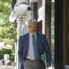 El juez Santiago Vidal, llegando a la Audiencia Nacional, el mayo pasado.-Foto: AGUSTÍN CATALÁN