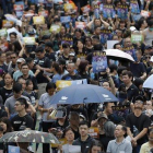 Los manifestantes toman el parque de Po Tsui de Hong Kong.-