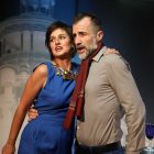Patricia Estremera y Alfonso Mendiguchía en una escena de ‘A protestar a la Gran Vía’ que llega el día 26 al Delibes.-A.T.