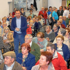 Puente llega a la asamblea vecinal de los barrios Hospital y San Pedro.-E. M.