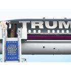 Donald Trump, en su avión privado, en una imagen de archivo.-AFP / DON EMMERT