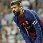 Piqué, durante la Supercopa, en el Bernabéu.-EFE