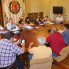 Un  momento de la reunión del Consejo de Administración de Aquavall.-E.M.