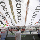Trabajadores de Lauki en una concentración a las puertas de la fábrica.-ICAL