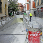 Estado actual de las obras en la salida del parking de la Plaza Mayor por la calle Jesús.-J. M. LOSTAU