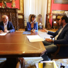 El alcalde de Valladolid, Óscar Puente, mantiene un encuentro con la presidenta de la CVE, Ángela de Miguel, y el presidente de la Cámara de Comercio, Víctor Caramanzana-ICAL
