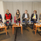 El director de EL MUNDO DE CASTILLA Y LEÓN, Pablo R. Lago, Jaume Gurt, Marta Panera, Guy Reid, Alejan dro Prado e Ignacio Bruyel, ayer, en Valladolid-J. M. Lostau