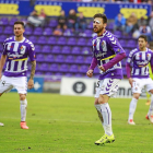Nikos, con un apósito en la ceja, en el partido frente al Numancia.-MIGUEL ÁNGEL SANTOS