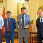 Alberto Bustos, Santiago Toca. Óscar Puente y Chema Valentín-Gamazo, ayer en el Ayuntamiento tras la reunión.-EM
