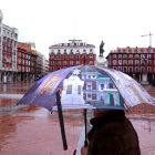 Imagen de archivo de lluvia en Valladolid.- ICAL