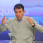 Ángel Hernández ayer en un momento de ‘La Quinta Esquina’.-J. M. LOSTAU