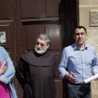 El concejal de Turismo, Javier Muñoz asiste a la colocación placa conmemorativa V Centenario de Santa Teresa.-Ical