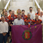 El alcalde Óscar Puente recibe junto al concejal de Salud Pública y Seguridad Ciudadana, Alberto Palomino, a los Policías Municipales y Bomberos de Valladolid que han participado en los Juegos Mundiales de Róterdam.- Ical