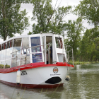 Barco 'Antonio de Ulloa' en el Canal de Castlla, en Medina de Rioseco, tras la reforma de las palas. -ICAL