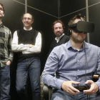 David Checa, Andrés Bustillo, Raúl Marticorena y Jose Francisco Díez (sentado) posan en la sala de realidad virtual de la Universidad de Burgos-RAÚL OCHOA