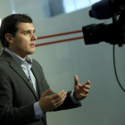 El líder de Ciudadanos, Albert Rivera, durante una entrevista en el Congreso.-JOSE LUIS ROCA
