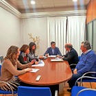 Alberto Plaza preside la reunión de la mesa de contratación del mantenimiento del alumbrado, anteayer.-EL MUNDO