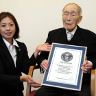 El japonés Sakari Momoi, hasta este domingo, el hombre más longevo del mundo.-Foto: JAPAN POOL / AFP