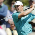 Spieth ejecuta un golpe durante su primer recorrido en Augusta.-ERIK S. LESSER / EFE