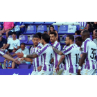 Jugadores del Real Valladolid celebran uno de los goles logrados ante el Rayo. / PHOTOGENIC