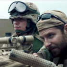Bradley Cooper, en una escena de la película El francotirador.-EL PERIÓDICO