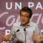 El número dos de Podemos, Íñigo Errejón, durante la rueda de prensa en que la que valorado los primeros resultados del escrutinio.-DAVID CASTRO