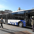 Un autobús de Auvasa en el centro de la ciudad-El Mundo