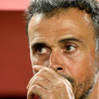 Luis Enrique, durante el partido ante Croacia en Elche.-AFP / JOSE JORDAN