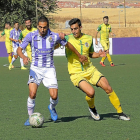 Anuar conduce el balón durante el Real Valladolid B-Palencia de la última jornada.-MARTA FERNÁNDEZ