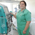 María Eugenia Perea, coordinadora de Trasplantes del Hospital Universitario de Burgos, en una de las habitaciones de la UCI.-ISRAEL L. MURILLO
