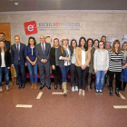 Carnero y Villar visitan a los 20 alumnos del máster durante una de sus clases en la Cámara de Comercio.-E. M.