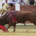 El novillero Francisco José Espada en su segundo toro.-J.M. Lostau