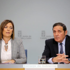 Milagros Marcos y Antonio Sáez tars el Consejo de Gobierno celebrado ayer en Valladolid.-ICAL
