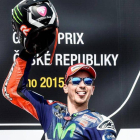 Lorenzo festeja su triunfo.-EFE
