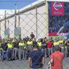 Reunión del comité de empresa con los trabajadores celebrada anteayer.-ICAL