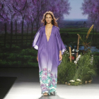Diseño de la vallisoletana Esther Noriega con tintes orientales y con estampado floral .-REPORTAJE GRÁFICO: ICAL