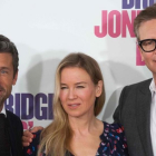 Renée Zellweger, posa junto a Colin Firth (derecha) y Patrick Dempsey, este viernes en Madrid.-AFP / CURTO DE LA TORRE